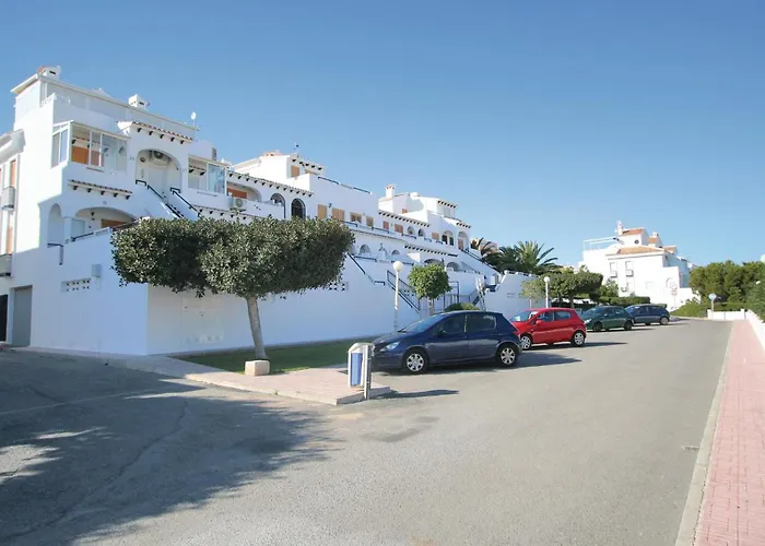 3 Bedroom Amazing In Holiday home