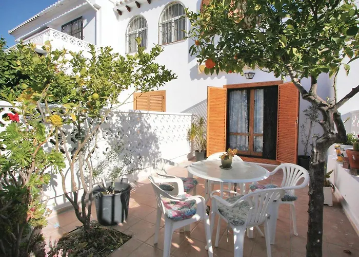 3 Bedroom Amazing In Holiday home