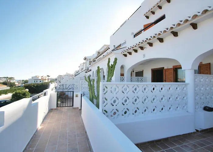 3 Bedroom Amazing In Holiday home Torrevieja